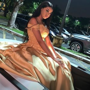 GOLDEN LONG PUFFY DRESS.